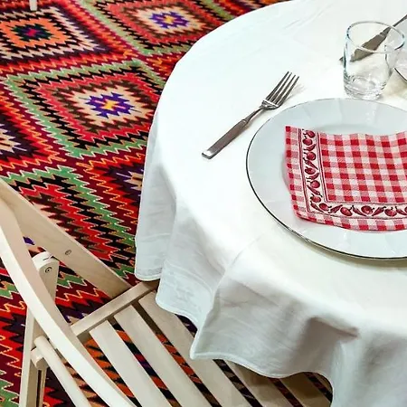 לינה וארוחת בוקר Garden Boutique טיראנה