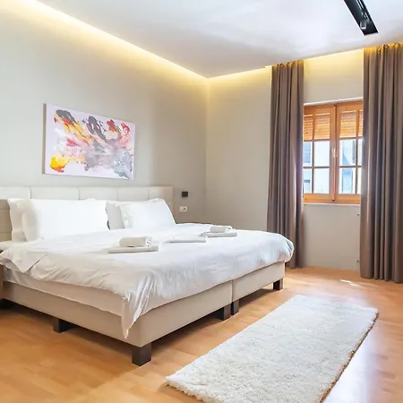 Garden Boutique فندق مبيت وإفطار تيرانا